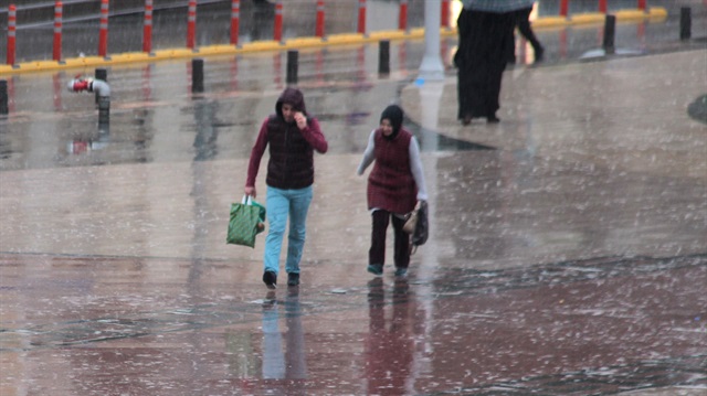 Meteorolojiden sağanak yağış uyarısı