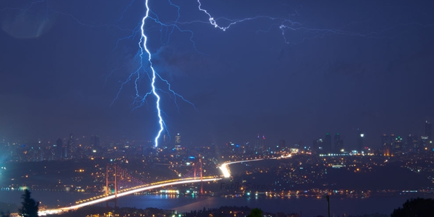 Meteoroloji'nin ardından bir 'şiddetli yağış' uyarısı da İstanbul Valiliği'nden!