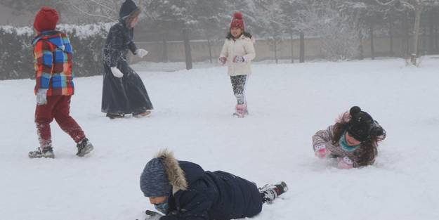 Meteorolojinin uyarısının ardından harekete geçildi! 14 Mart'a kadar okullara tatil