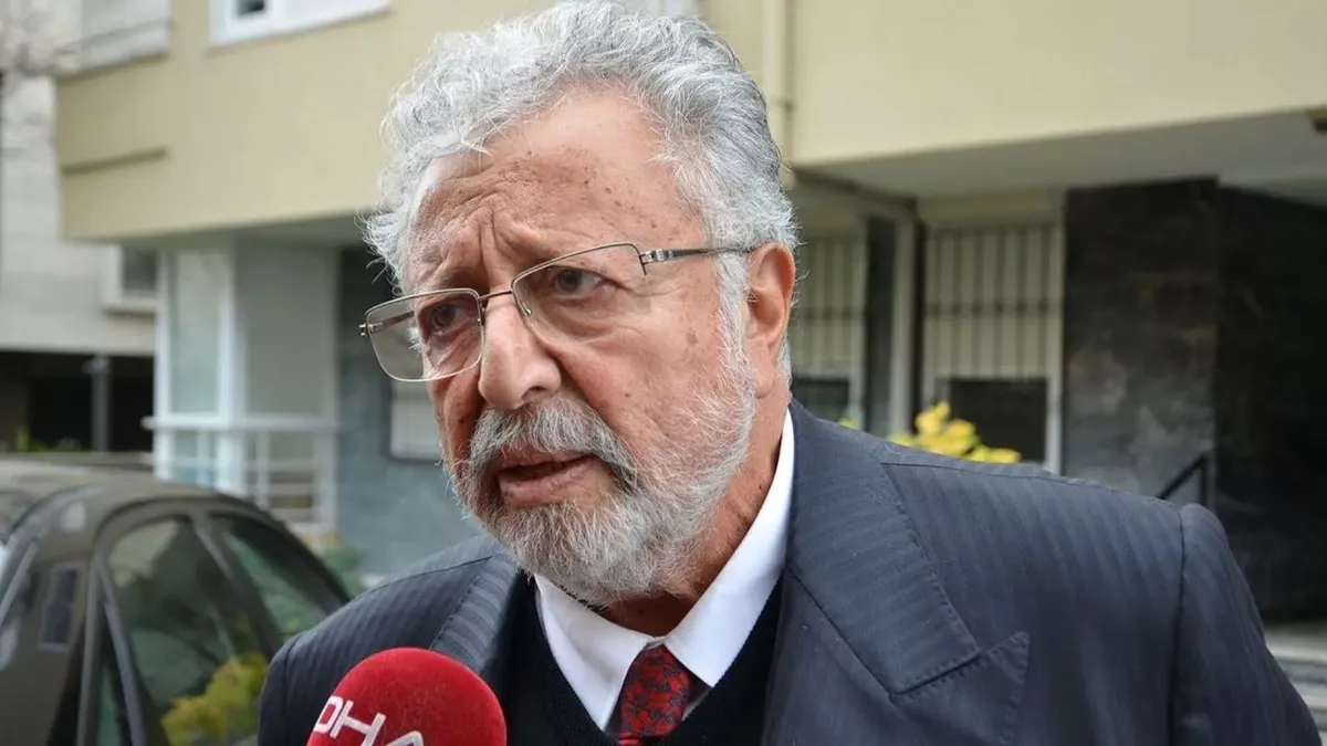 Metin Akpınar’a ağzına geleni söyledi! Cahil sensin