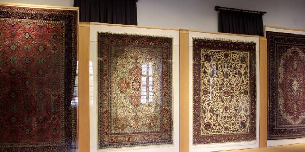 Metrekaresinde 360 bin ilmek var, bu halılar müzede sergileniyor
