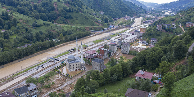 Metrekareye 250 kilogram yağış düştü! Rize'deki sel felaketinin bilançosu gün ağarınca ortaya çıktı