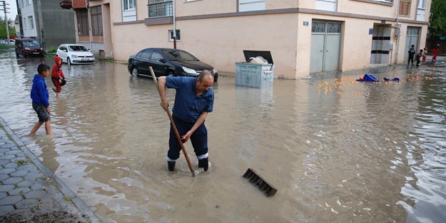 Metrekareye yaklaşık 15 kilogram yağış düştü!