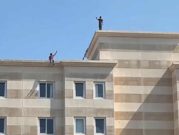 Metrelerce yükseklikte canlarını yok say