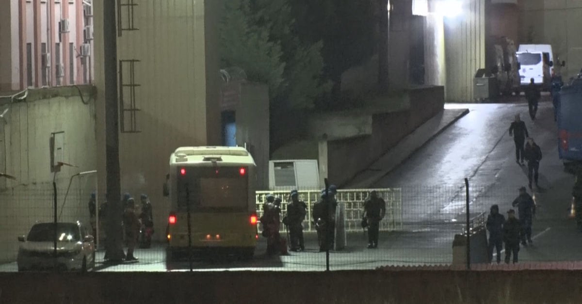 Metris Cezaevinde yangın... Çok sayıda ekip sevk edildi