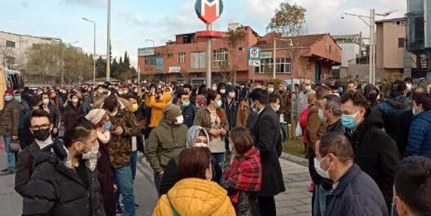 Metro durağında yangın paniği