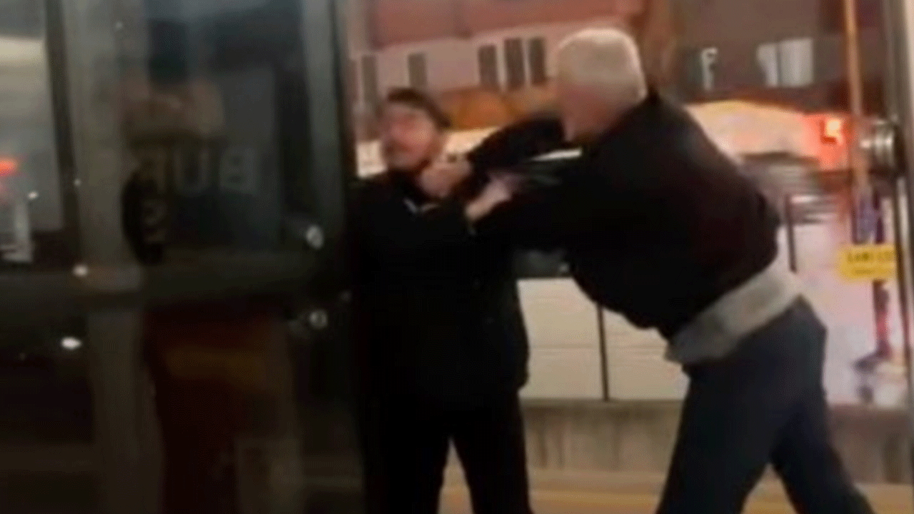 Metro istasyonunda boks yaptılar!!!