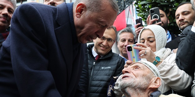 Metro merdivenlerini yürüyerek çıkmıştı... Cumhurbaşkanı Erdoğan Hüseyin Bayraktar ile buluştu