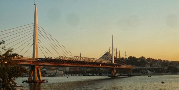 Metro geçiş köprüsü bu hafta açılıyor