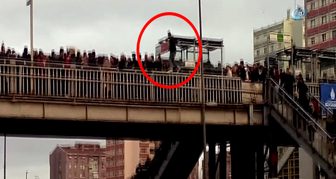 Metrobüs kalabalığını geçmek bakın ne yaptı!