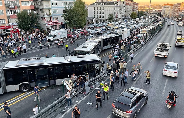Metrobüs kazası yaralananların isimleri açıklandı mı?