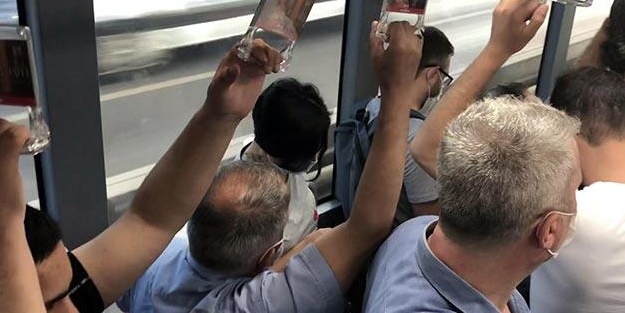 Metrobüslerde sosyal mesafesiz yolculuk!