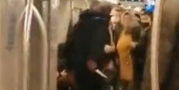 Metroda bıçaklı maganda dehşeti