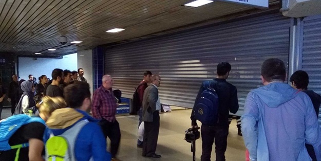 Metroda sahipsiz çanta alarmı