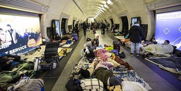 Metrolar Kiev'lilerin evleri oldu