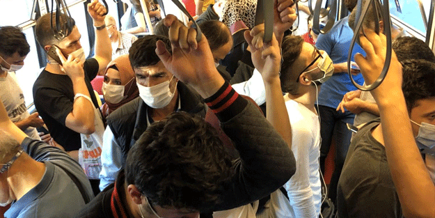 Metrolarda yasak kalmadı! Koronavirüse rağmen korkutan görüntü