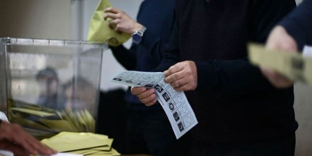 Metropoll anket şirketinden u dönüşü! Sümen altı ettiği anketi paylaşınca tepki çekti