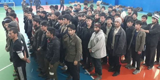 Metruk eve operasyon! Çok sayıda göçmen yakalandı