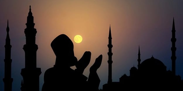  Mevlid Kandili namazı nasıl kılınır, kaç rekattır, hangi vakitte kılınır? Mevlid Kandilinde okunacak sureler ve dualar nelerdir?