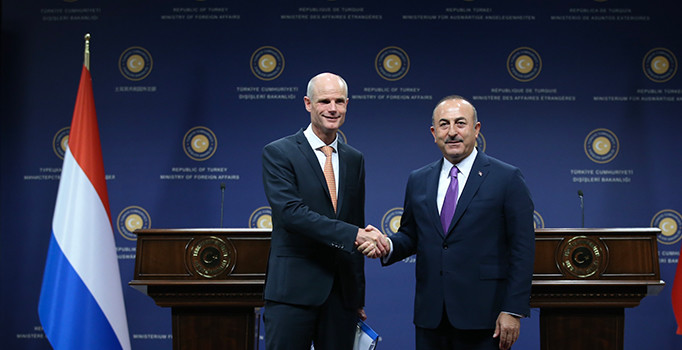 Mevlüt Çavuşoğlu: Hollanda ile bundan sonra pozitif gündeme odaklanacağız