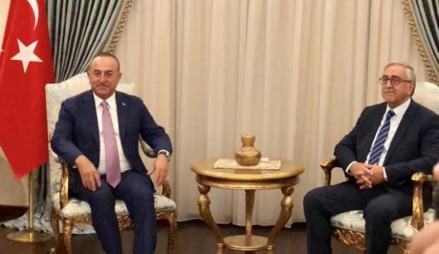 Mevlüt Çavuşoğlu, KKTC Cumhurbaşkanı Akıncı'yı ziyaret etti