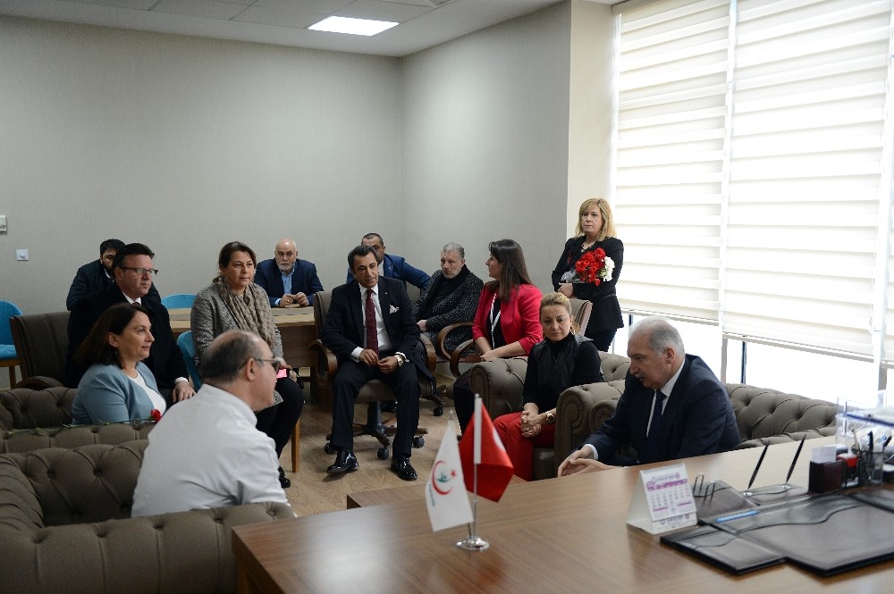 Mevlüt Uysal sağlık çalışanlarının Tıp Bayramı’nı kutladı