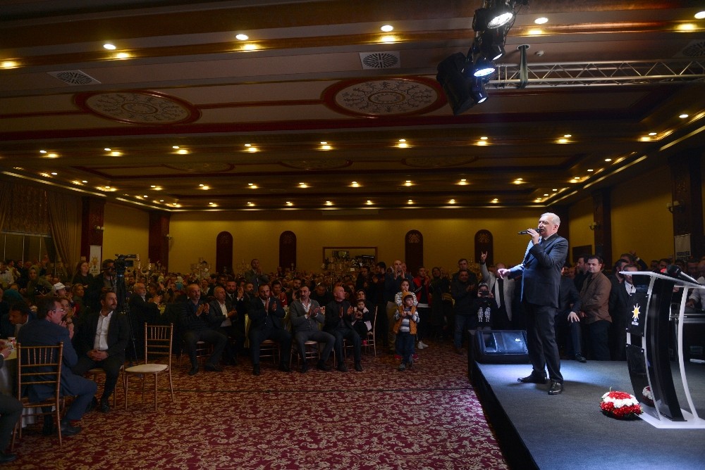 Mevlüt Uysal’dan Ekrem İmamoğlu’na “İlk Görüşte Aşk” yanıtı 