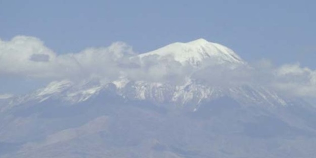 Mevsimin ilk karı o dağa düştü