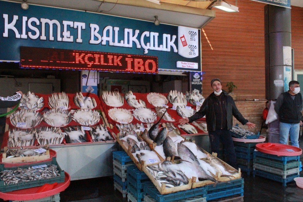 Mevsimin son balıkları elde kaldı 