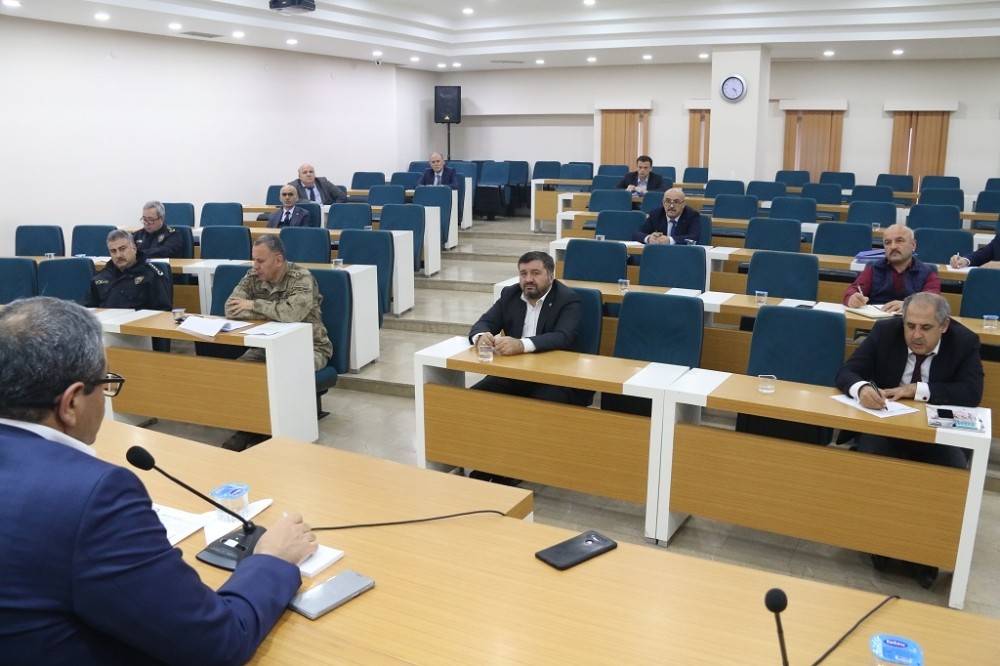 Mevsimlik işçiler konusunda Kovid-19 tedbirleri toplantısı yapıldı 