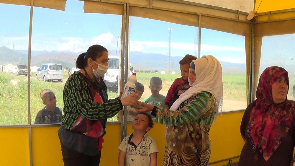 Mevsimlik işçilere çadır ve hijyen desteği 