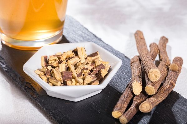 Meyan kökü hakkında dikkat çeken detay! Ramazanda tercih edilen içecek, 'Meyan şerbeti' nasıl yapılır?