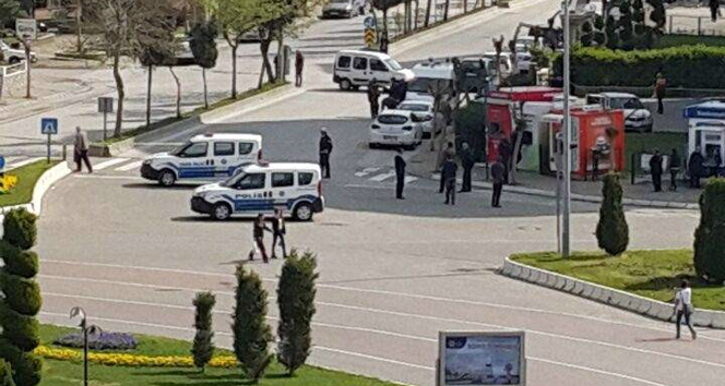 Meydan’da şüpheli paket paniği