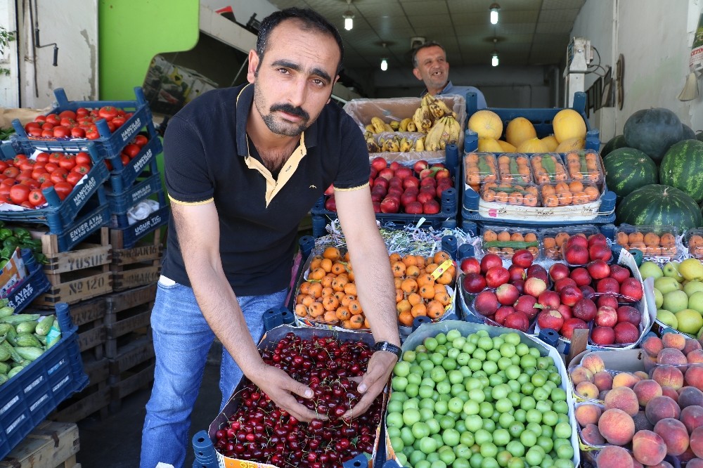 Meyve fiyatları düşüşe geçti 