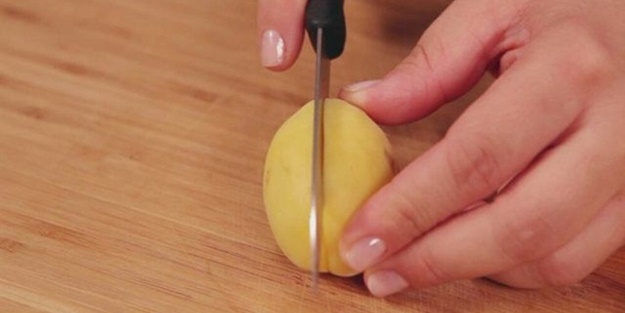 Meyveleri soyarken vitaminlerinden oluyorsunuz!