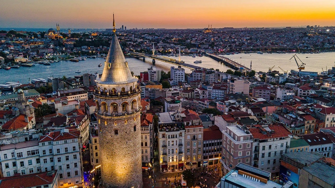 ‘Mezar evde oturmayın’ ‘Yarısı Bizden'in şampiyon ilçesi belli oldu