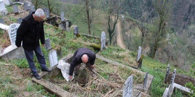 Mezardaki cesedi 150 metre uzakta buldular