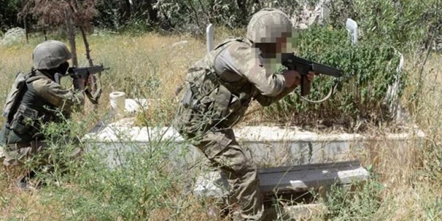 Mezarlığa giren asker şoke oldu!