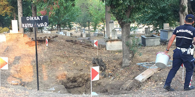 Mezarlığın yakınında sesler duyanlar ekiplere haber verdi! 20 metre derinlikten çıkarıldı