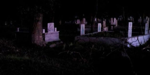 Mezarlıkta baltalı saldırı: 2 kişi ağır yaralandı