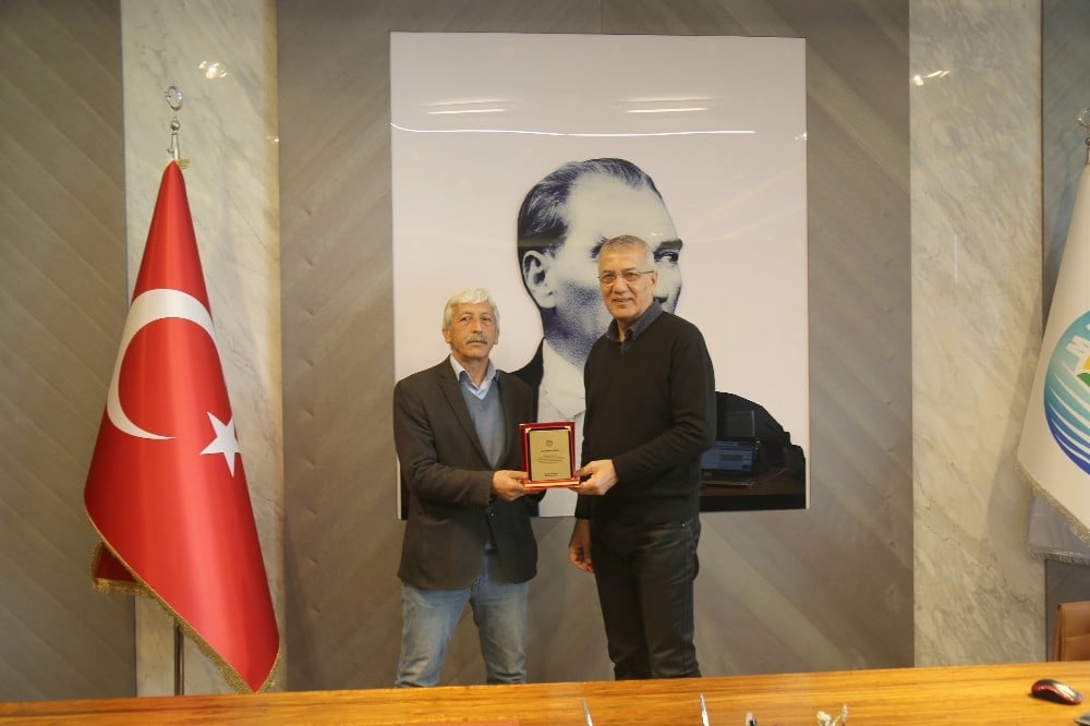 Mezitli Belediyesi çalışanlarına emeklilik jesti 