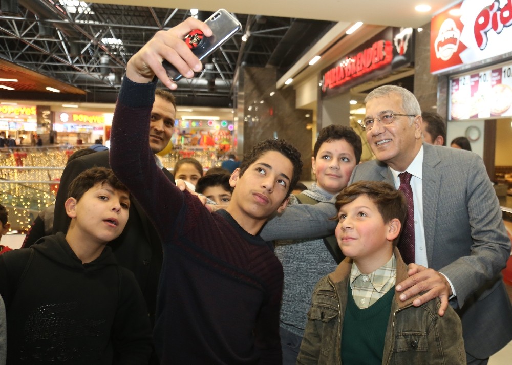 Mezitli Belediyesi, öğrencileri sinemayla buluşturdu 