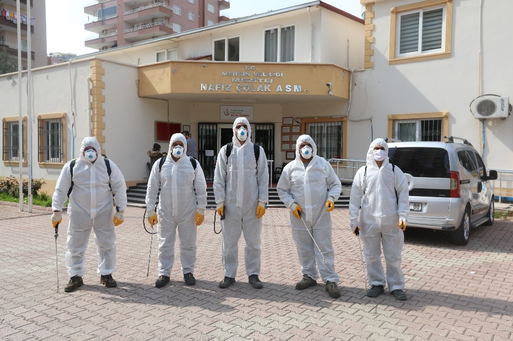 Mezitli korona virüse karşı dezenfekte ediliyor 