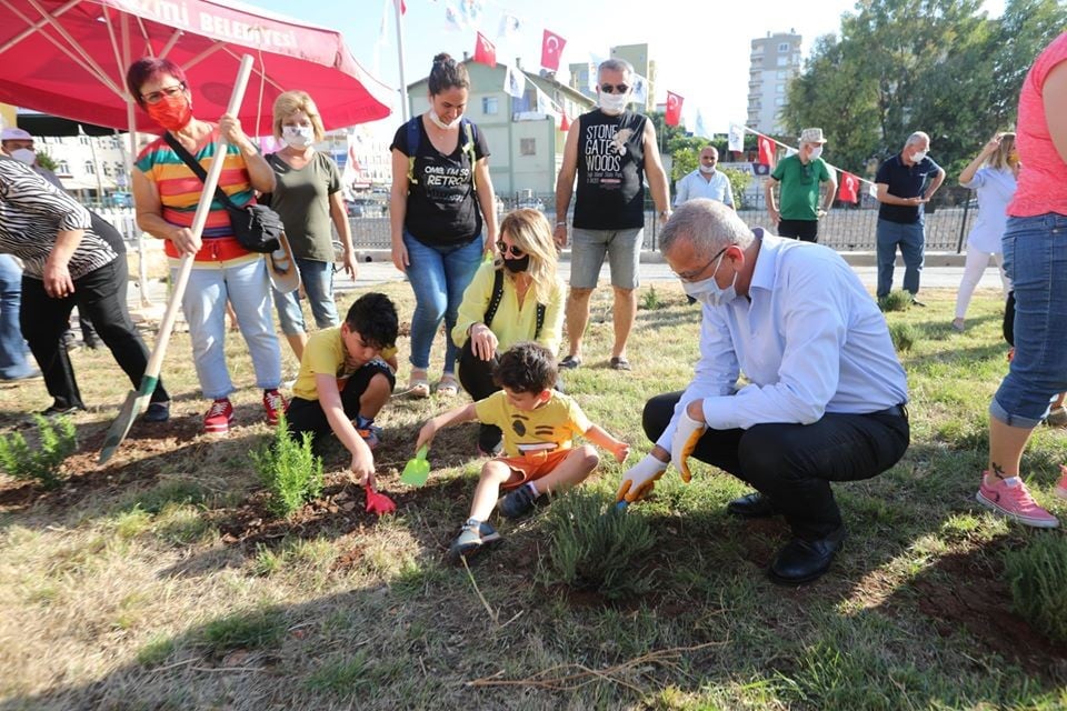 Mezitli’de Çevre Haftası’nda fidan dikildi 