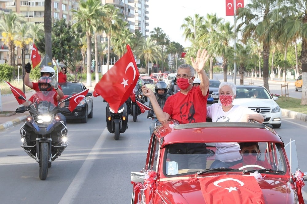 Mezitli’de havada, denizde, karada 19 Mayıs coşkusu yaşandı 