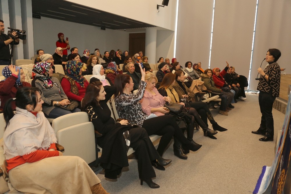 Mezitli’de kadınlara mutlu bir aile için iletişim eğitimi verildi 