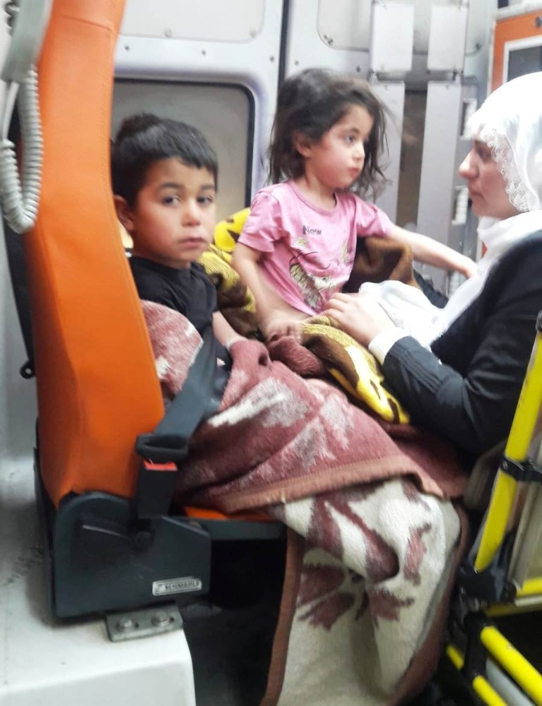 Mezrada hastalanan iki kardeşe uzun uğraşlar sonucu ulaşıldı 