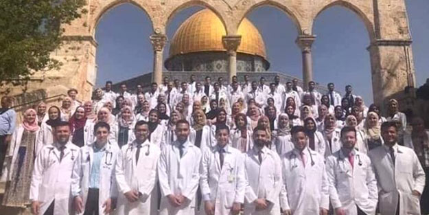 Mezun olan doktorlar Mescid-i Aksa'da Hipokrat yemini etti