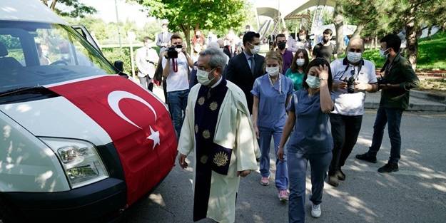 Mezuniyet töreninden yangın bölgesine