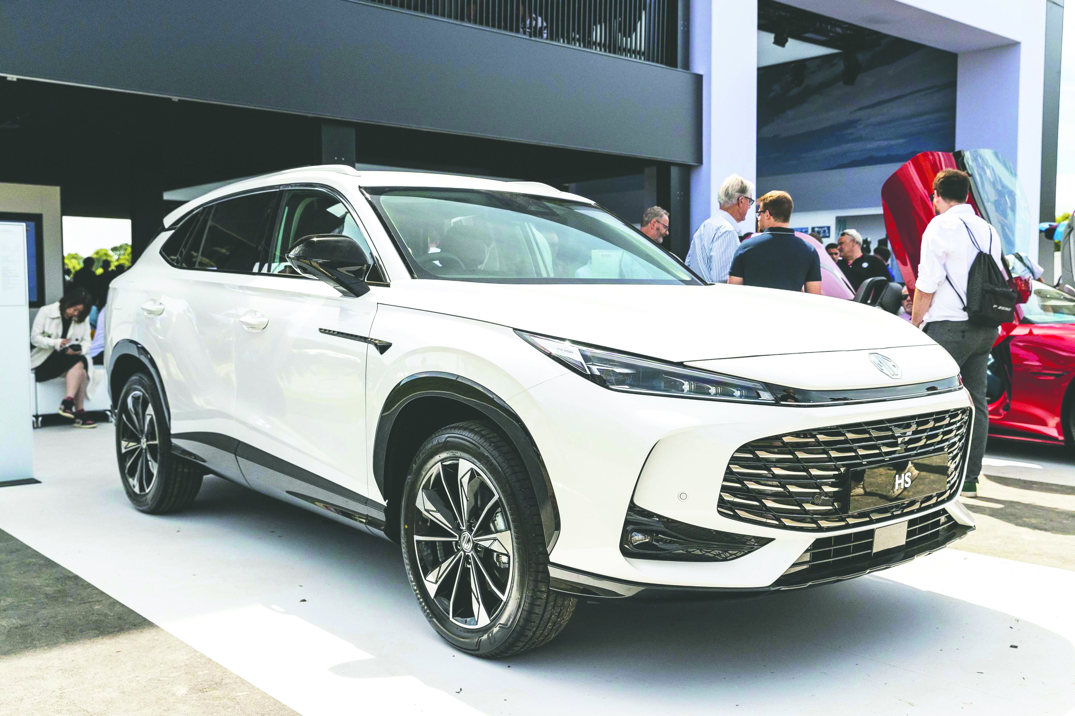 MG’nin teknolojik harikası: Yeni çift motorlu e-HS PHEV